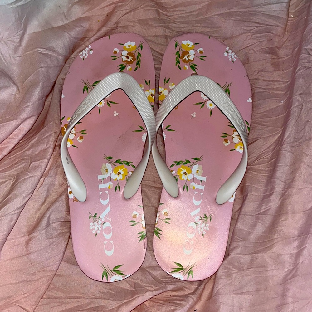 SOLD 🚨 Coach thong flip flops